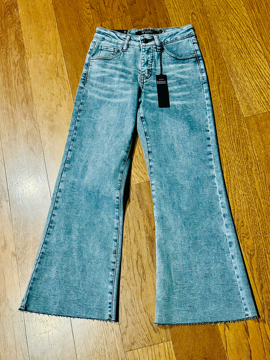 L&B Cropped Light Wash Denim Jeans